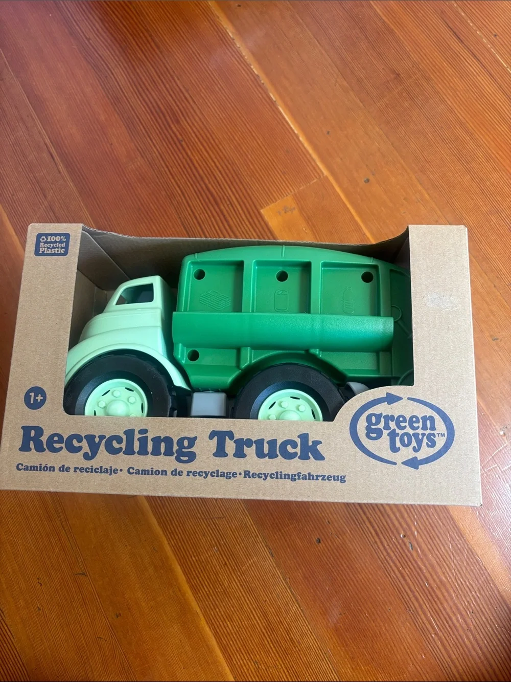 NWT Green Toys Recycling Truck in Green Kids Play Vehicles Unisex